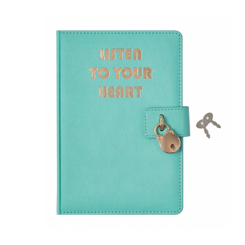 Cuaderno secreto con cubierta de cuero y cierre con llave